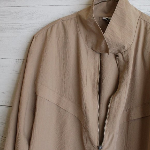 Wind Breaker - Picture 3 of 4